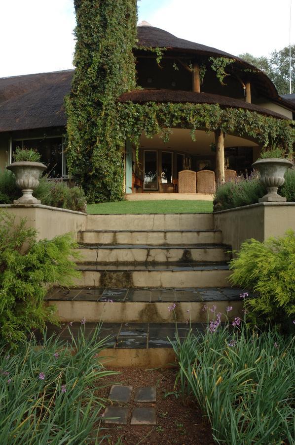 Chartwell Manor Hotel Exterior photo